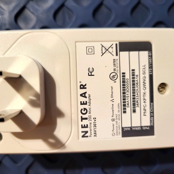 Netgear XAV1301v2 Powerline 200 Mini Adapter - Picture 2 of 7